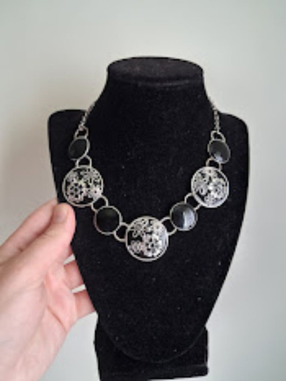 16 inch Liz Claiborne Floral necklace